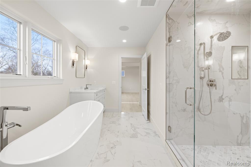 2802 HEATHFIELD Road, Bloomfield Hills, MI, 48301