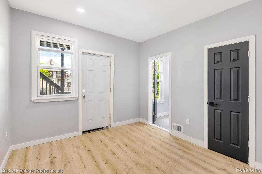 635 HAGUE-2W Street, Detroit, MI 48202 — Photo 22