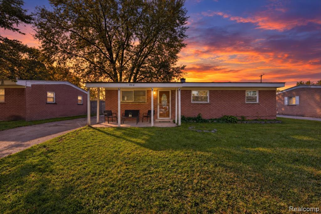 9514 Hazel Street, Taylor, MI 48180