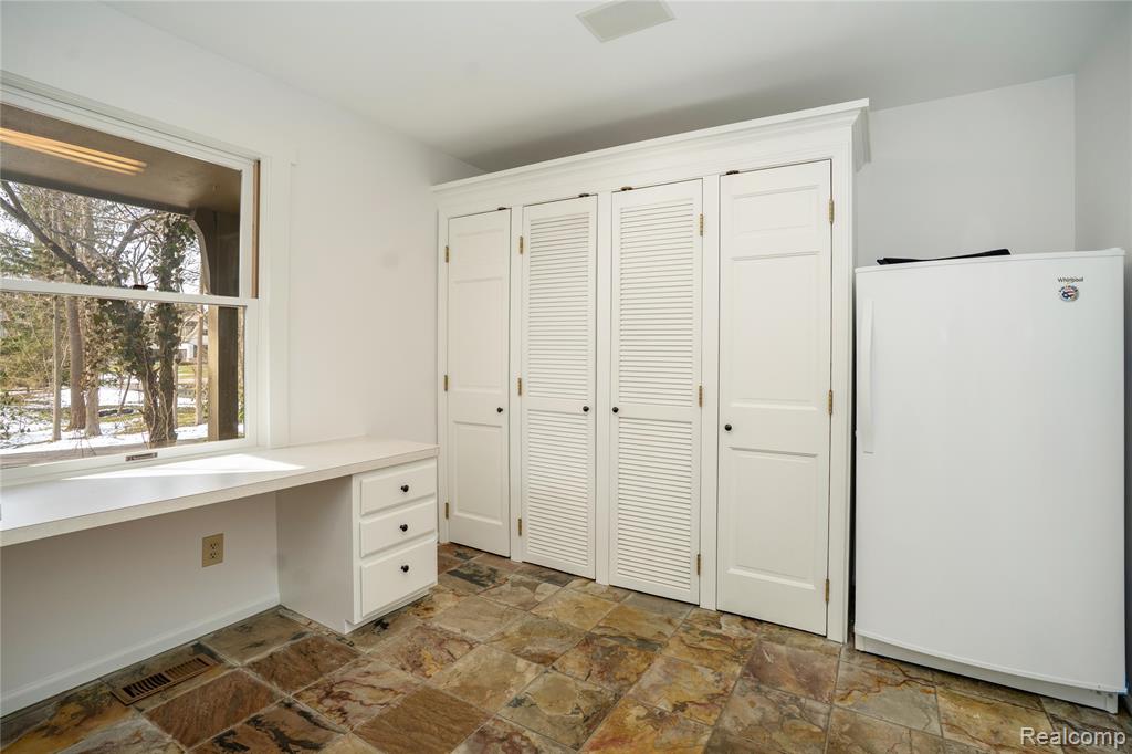 32870 Bingham Lane, Bingham Farms, MI 48025 — Photo 44