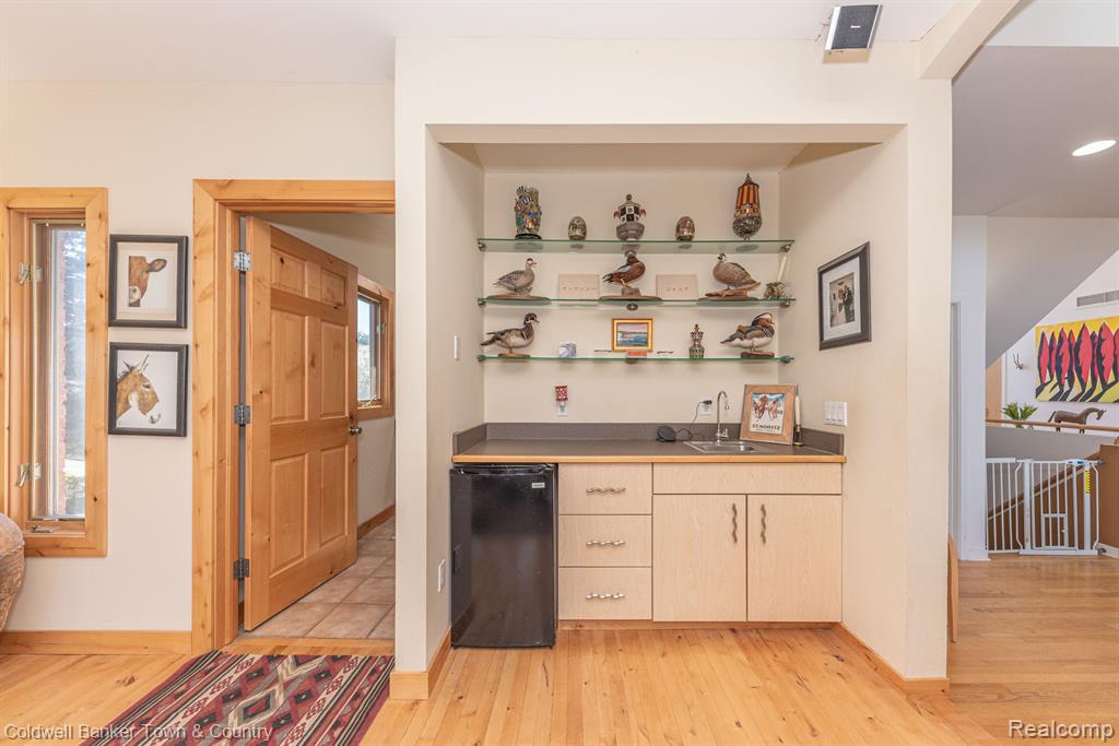 9945 ROLLING GREENS Drive, Pinckney, MI 48169 — Photo 28