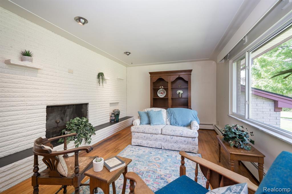 5871 Brewster Road, Rochester Hills, MI 48306 — Photo 17