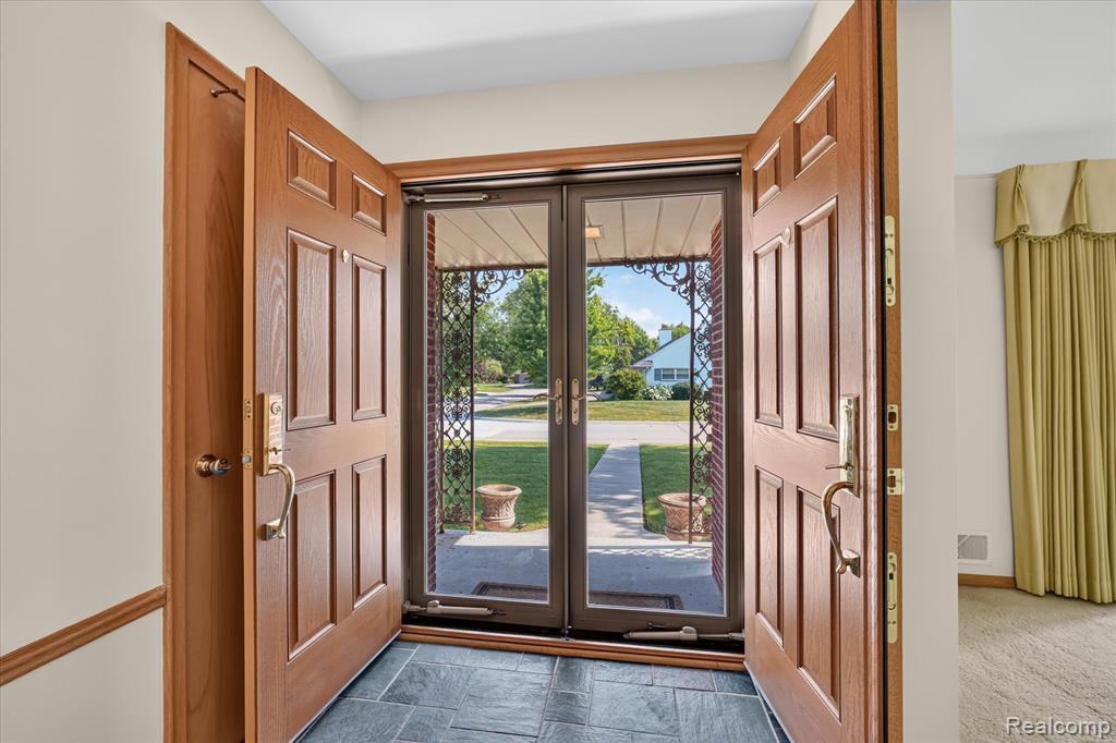 3 Shorecrest Circle, Grosse Pointe, MI 48236 — Photo 6