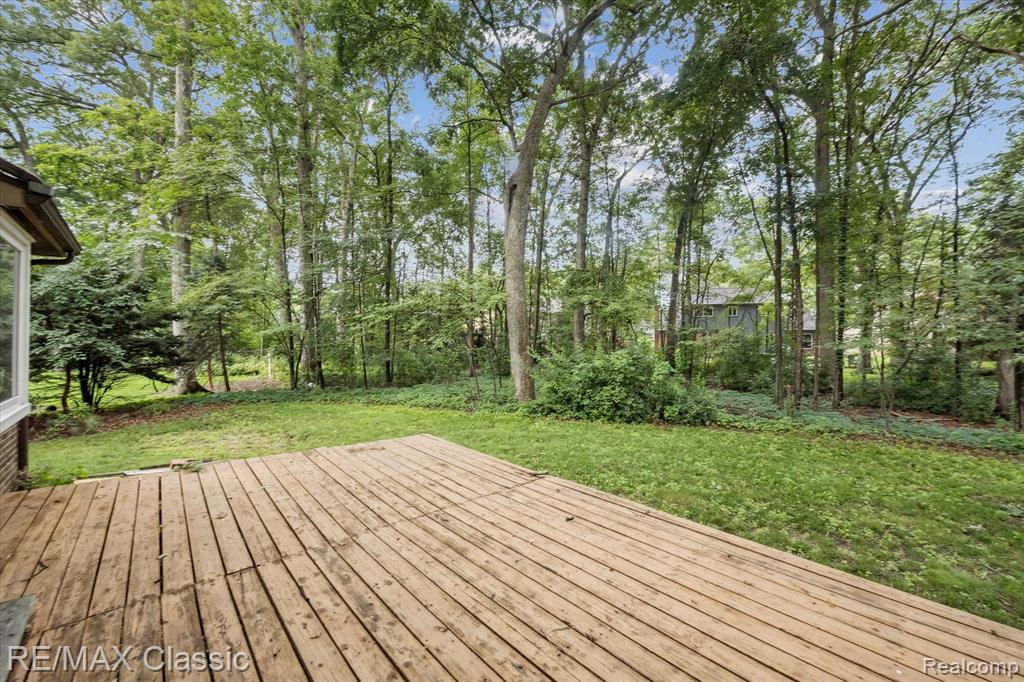 1561 Waters Edge Court, Wixom, MI 48393 — Photo 46