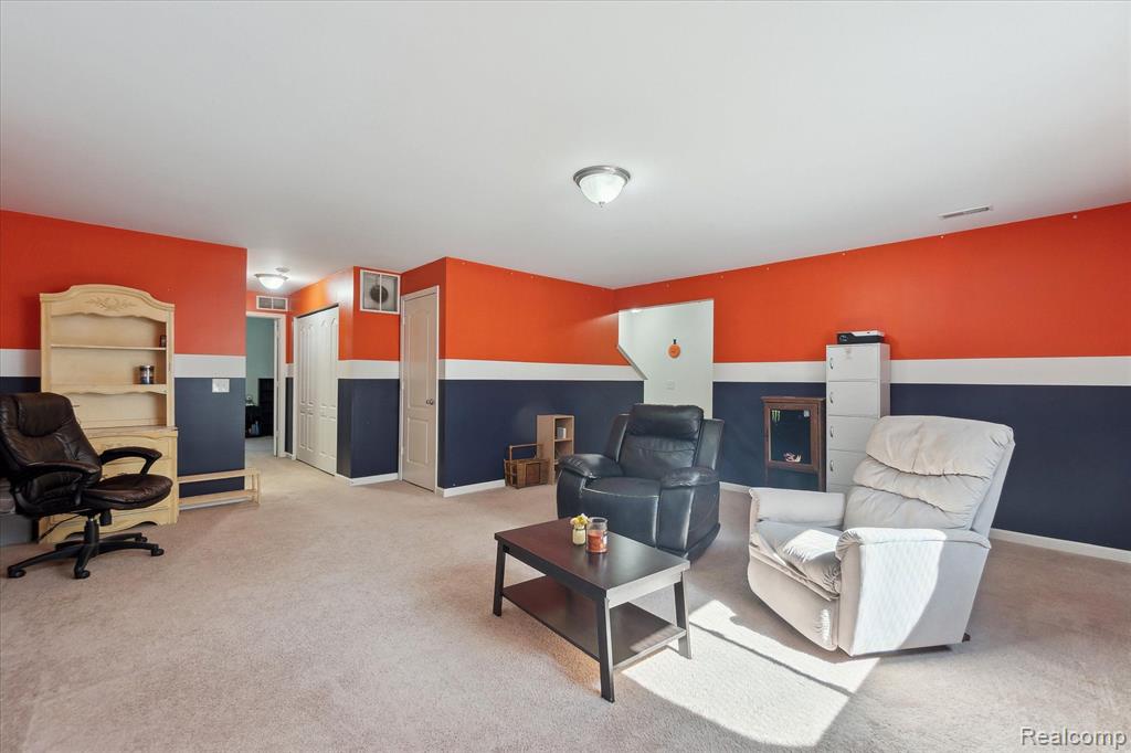 658 GLENLIVET Street, Howell, MI 48843 — Photo 34