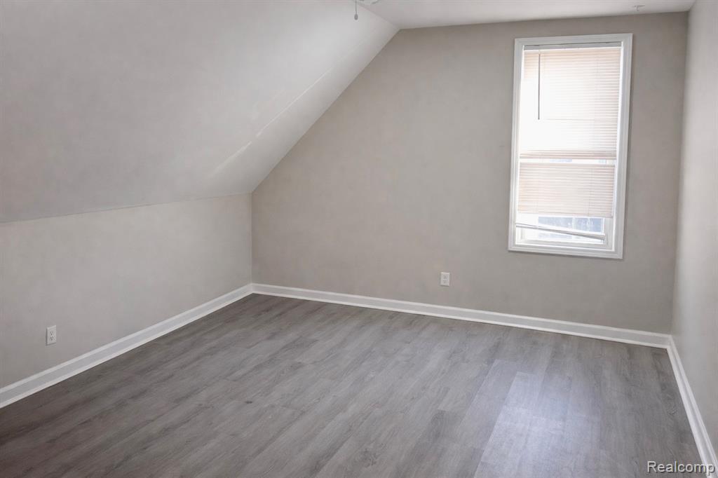 2433 Pulaski Street, Hamtramck, MI 48212 — Photo 7
