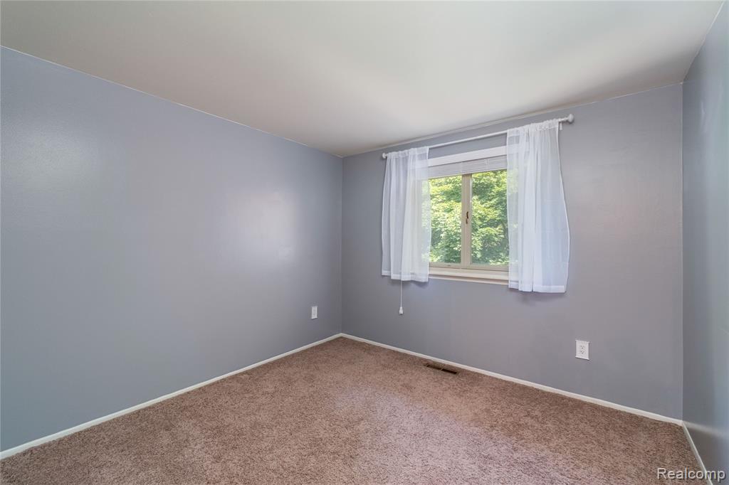 44114 Somerset Square, Canton, MI 48187 — Photo 27