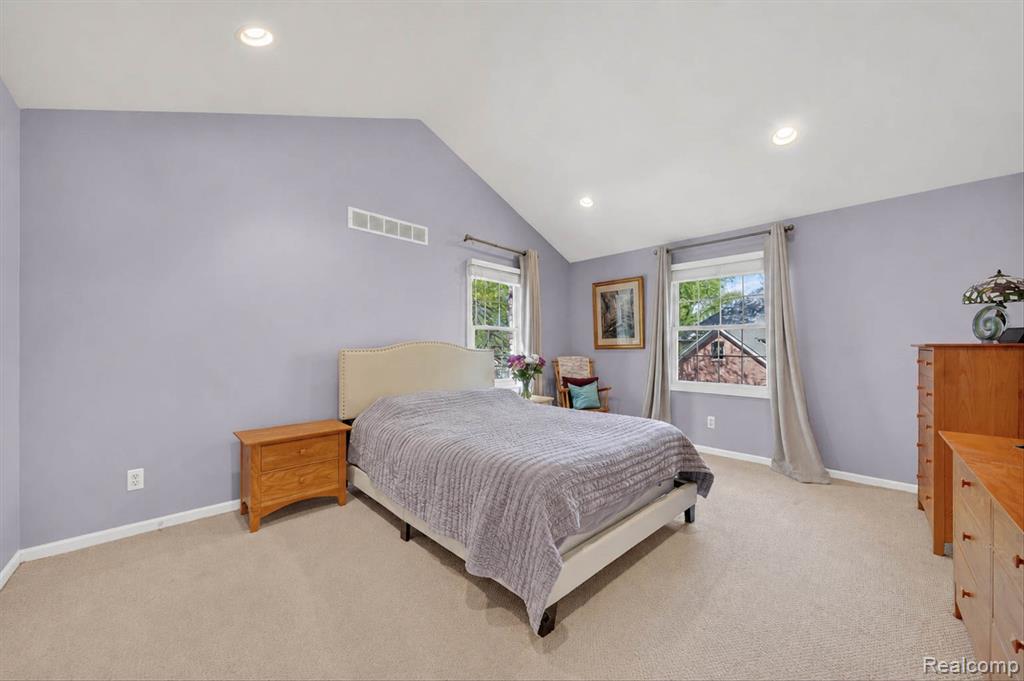 1112 Vernier Road, Grosse Pointe Woods, MI 48236 — Photo 30