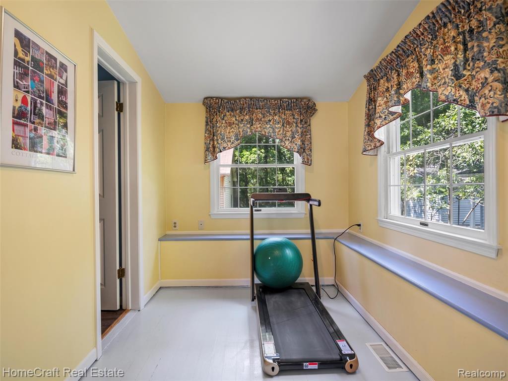 618 GRANT Street, Chelsea, MI 48118 — Photo 19