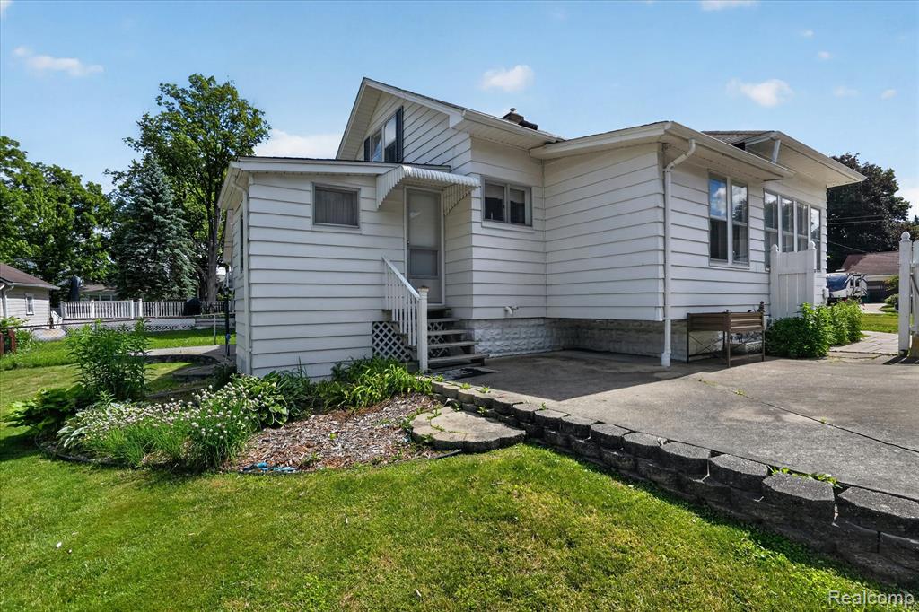 410 S Center Street, Howell, MI 48843 — Photo 36