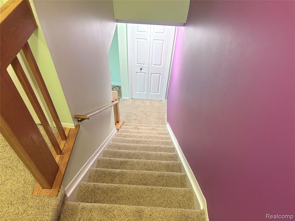 7595 Woodview Drive, Waterford, MI 48327 — Photo 8