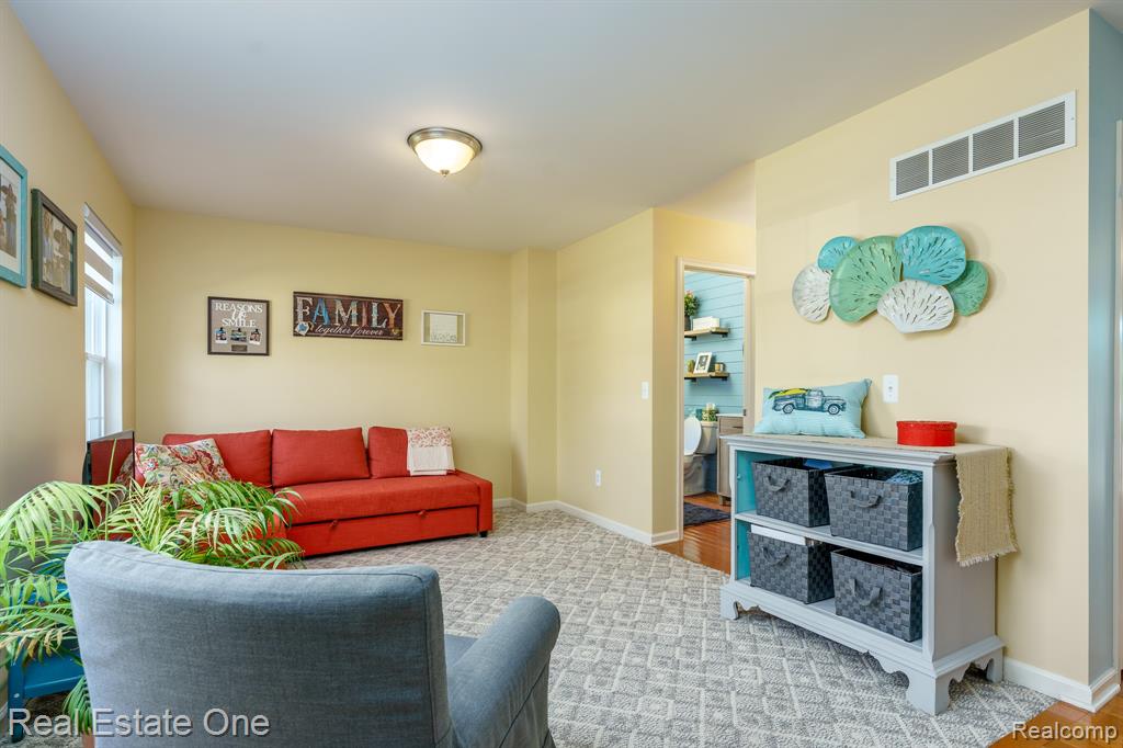 442 Ridgewood Drive S, Ortonville, MI 48462 — Photo 4