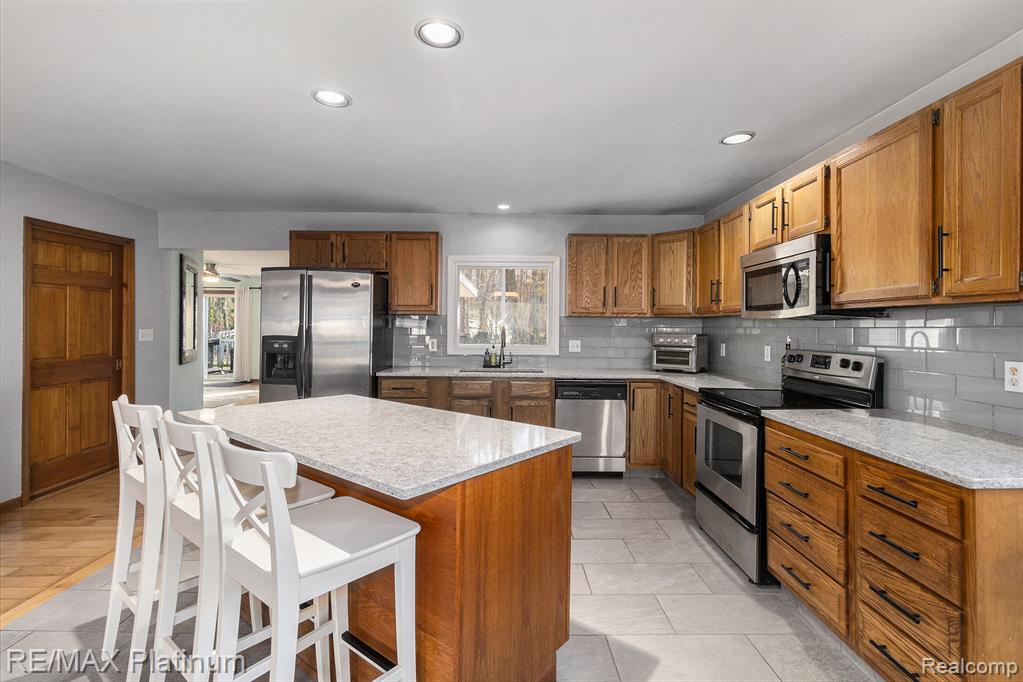4653 Webberdale Drive S, Holly, MI 48442 — Photo 9