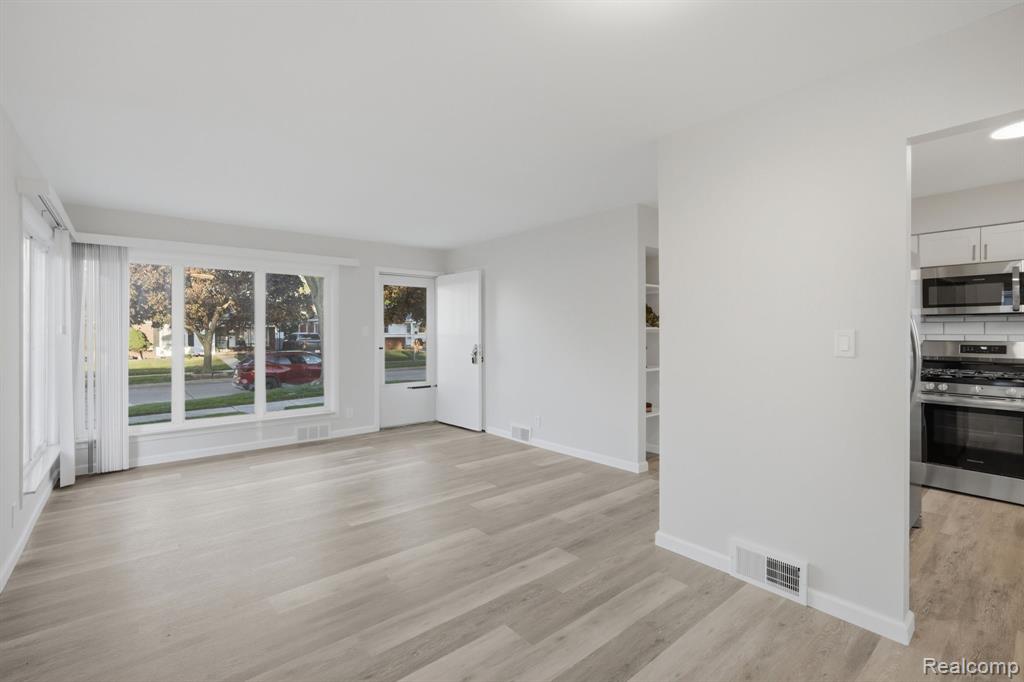 28231 Fountain Street, Roseville, MI 48066 — Photo 6