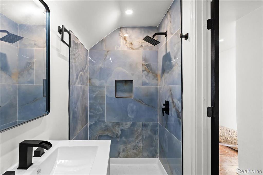 16866 Harlow, Detroit, MI 48235 — Photo 19