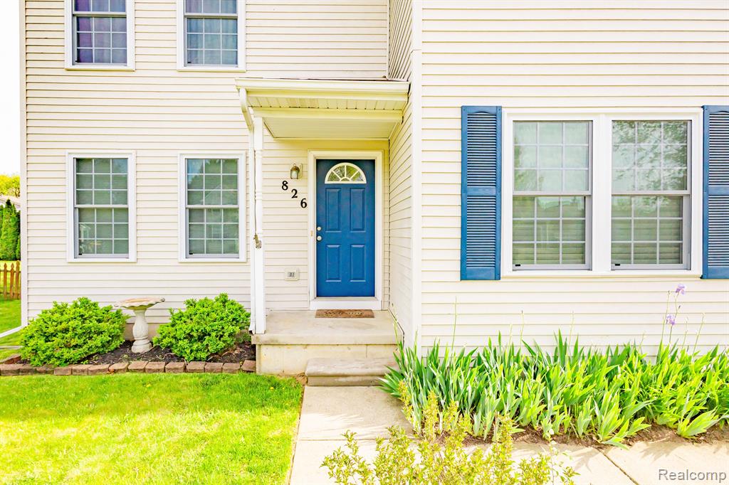 826 CRICKET Crossing, Pinckney, MI 48169 — Photo 2