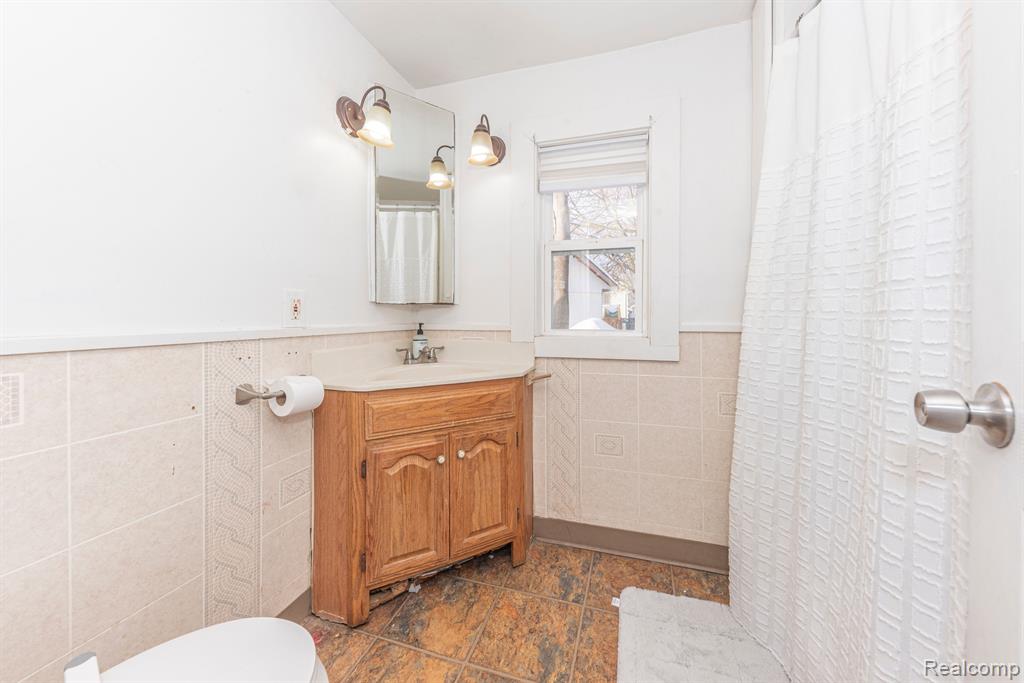 403 Fenwick Street, Holly, MI 48442 — Photo 11