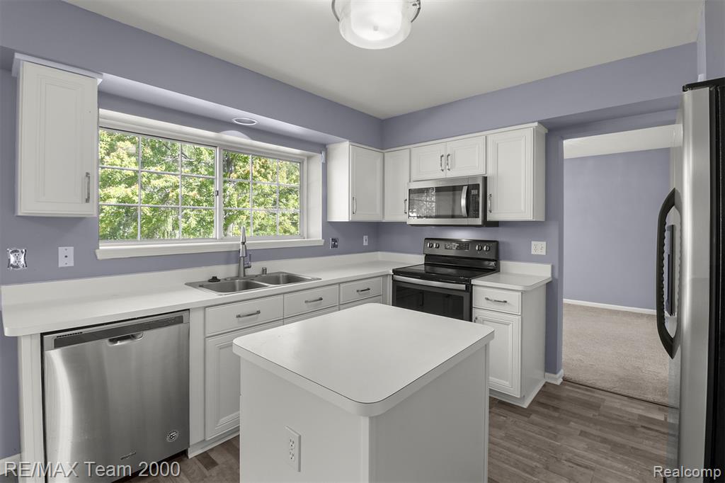 45225 Yorkshire Drive, Novi, MI — Photo 13
