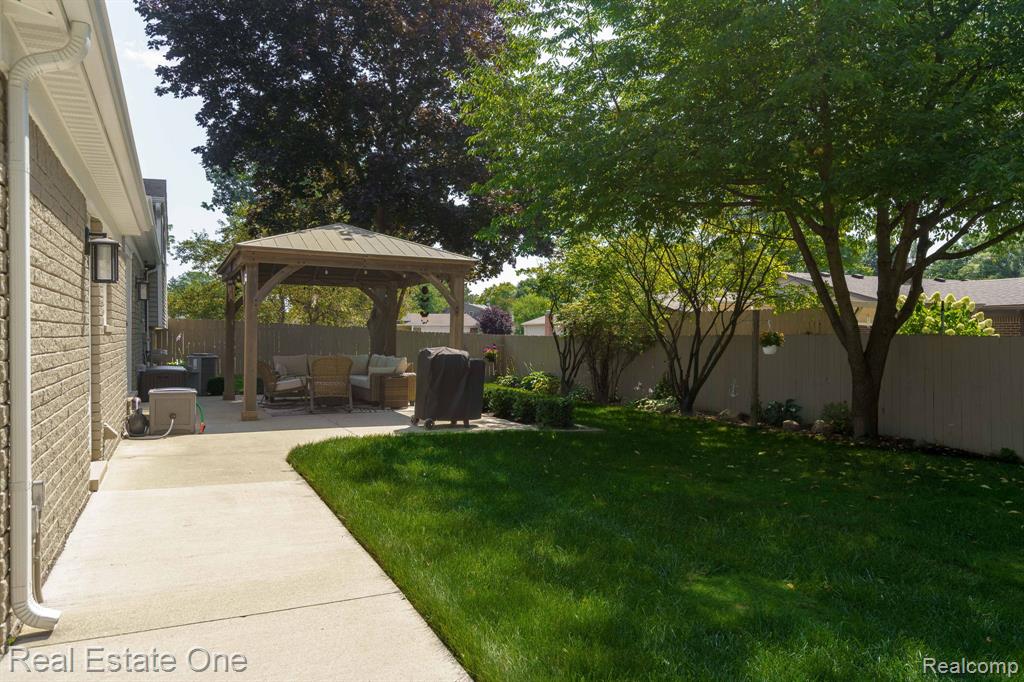 9545 Crown Ridge Drive, White Lake, MI — Photo 6