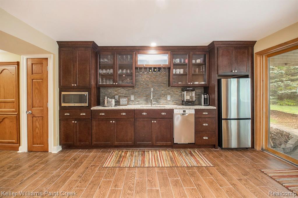 556 ORCHARD RIDGE Drive, Lake Orion, MI 48362 — Photo 21