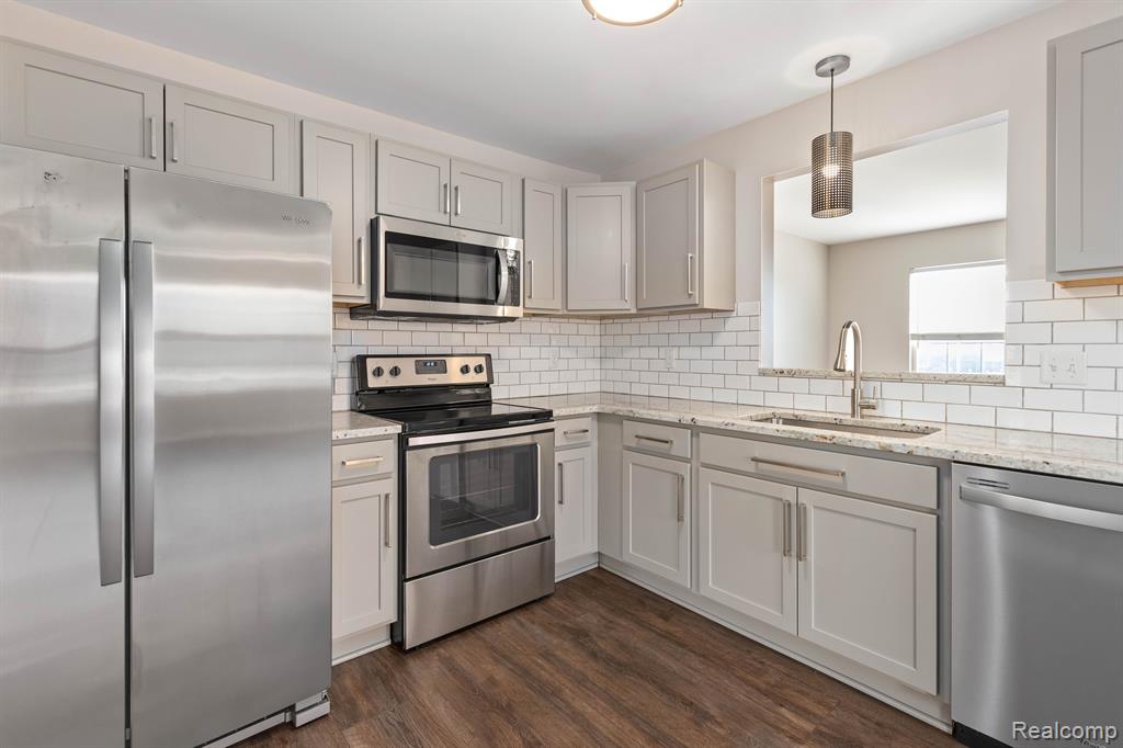890 Lothrop Road, Detroit, MI 48202 — Photo 6