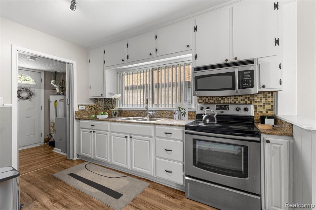 5655 Robindale Avenue, Dearborn Heights, MI 48127 — Photo 9