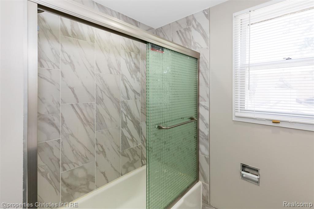 4027 Old Dominion Drive, West Bloomfield, MI 48323 — Photo 38