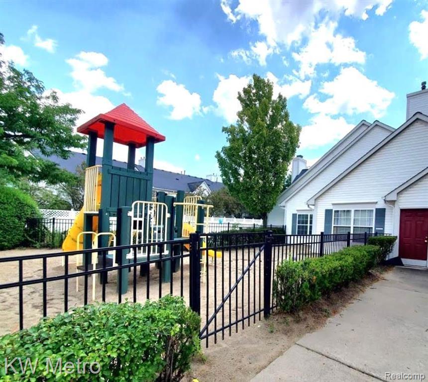 22277 ATLANTIC POINTE, Farmington Hills, MI 48336 — Photo 36