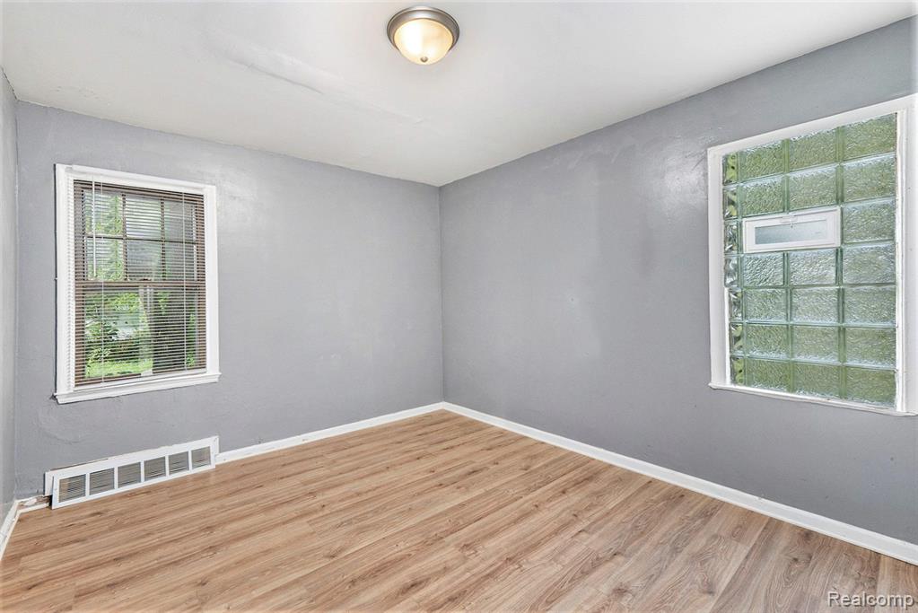 8434 BRACE Street, Detroit, MI 48228 — Photo 9