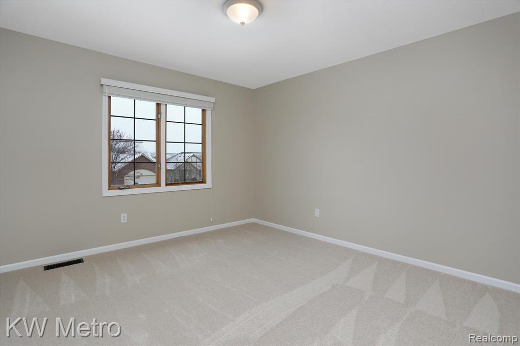 53495 POINSETTIA Drive, Macomb, MI 48042 — Photo 32