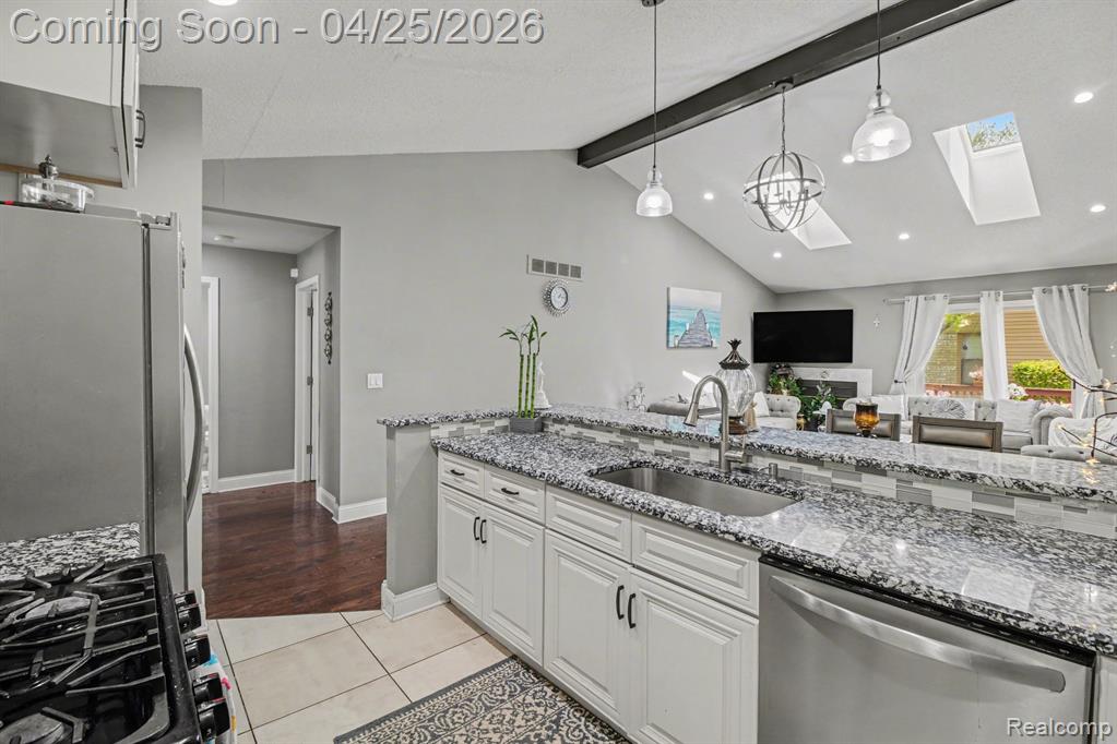 41326 Ambercrest Drive, Sterling Heights, MI 48314 — Photo 10
