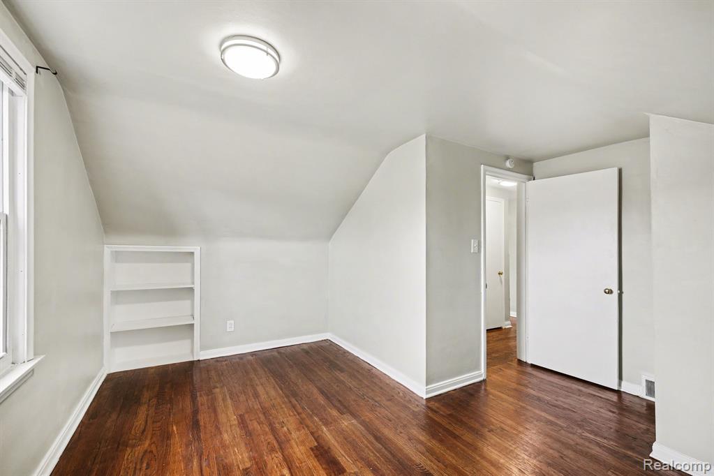 23031 Republic Avenue, Oak Park, MI 48237 — Photo 22