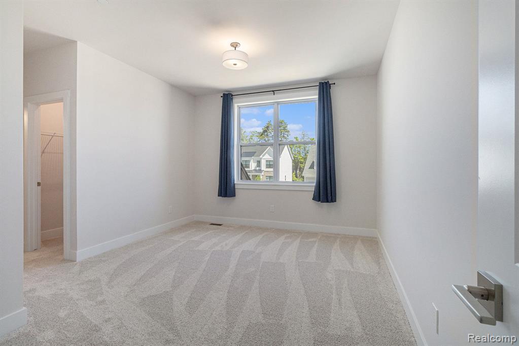 611 PINE Circle, Ann Arbor, MI 48105 — Photo 34