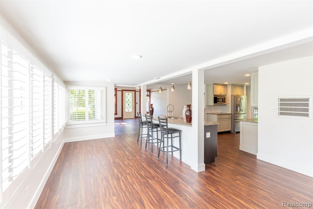 7950 ISLAND Boulevard, Grosse Ile, MI 48138 — Photo 10