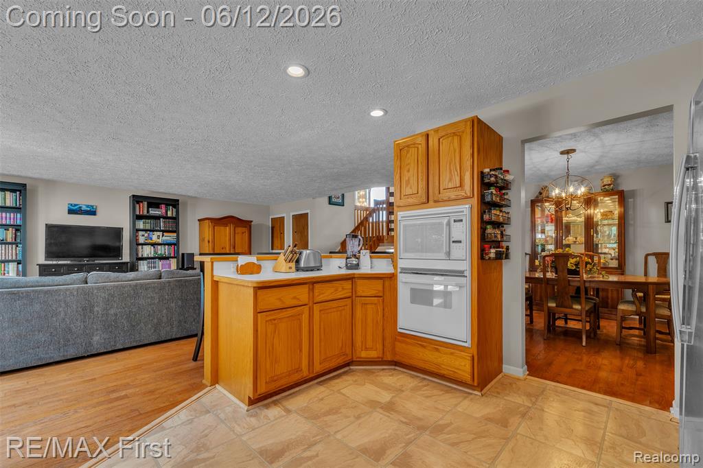 6547 Scenic Pines Court, Clarkston, MI — Photo 11