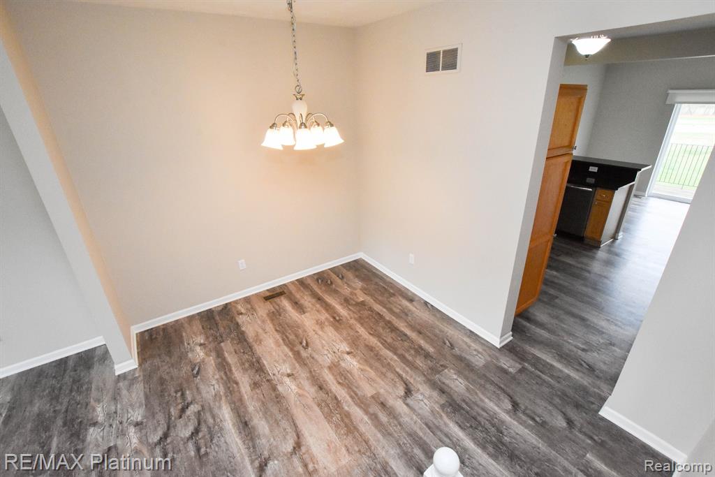 2180 KNOTTY PINE Trail, Howell, MI 48855 — Photo 10