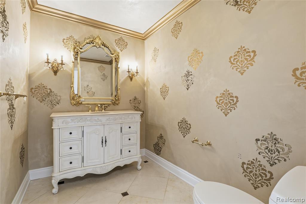 2084 Wabeek Hill Court, Bloomfield Hills, MI 48302 — Photo 29