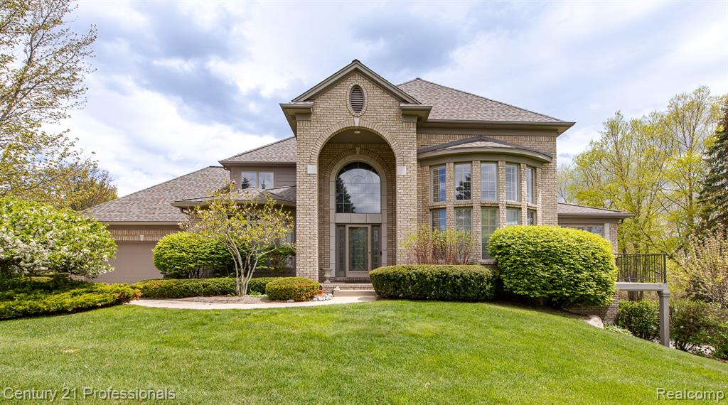 6410 Enclave Drive, Clarkston, MI 48348 — front exterior