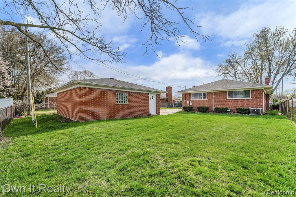 5972 MCMILLAN Street, Dearborn Heights, MI 48127 — Photo 22