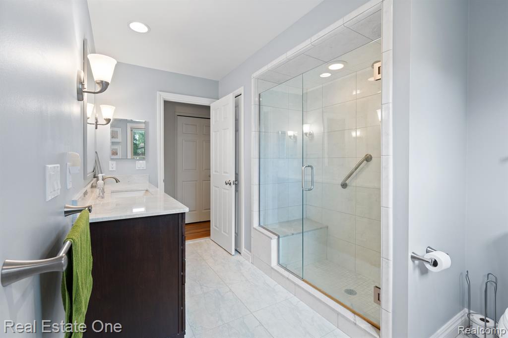 39664 Cadborough Drive, Clinton Twp, MI 48038 — Photo 24
