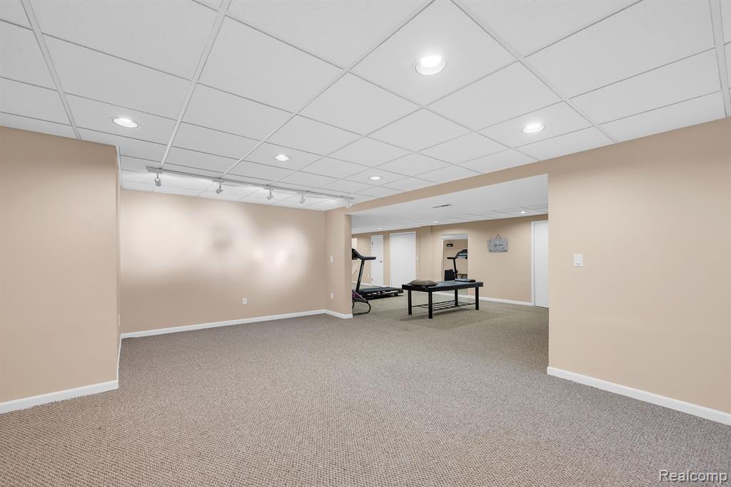 5039 LAGOONS Circle S, West Bloomfield, MI 48323 — Photo 33
