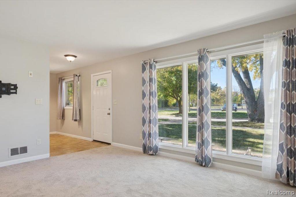 4943 Pardee Avenue, Dearborn Heights, MI 48125 — Photo 5
