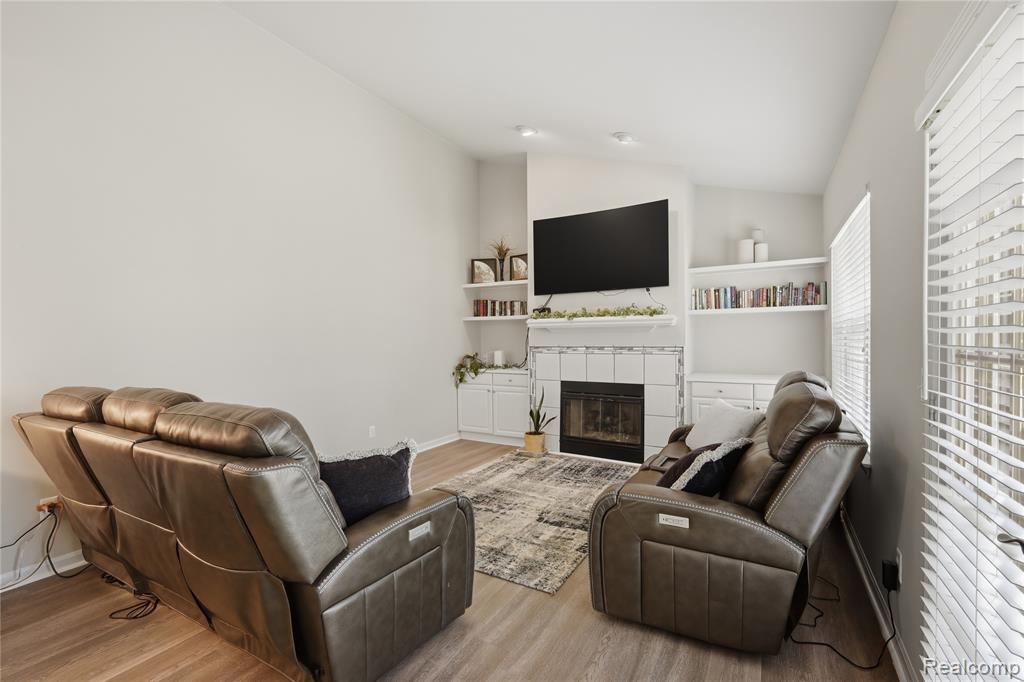 46604 Aarons Way, Canton, MI 48188 — Photo 17