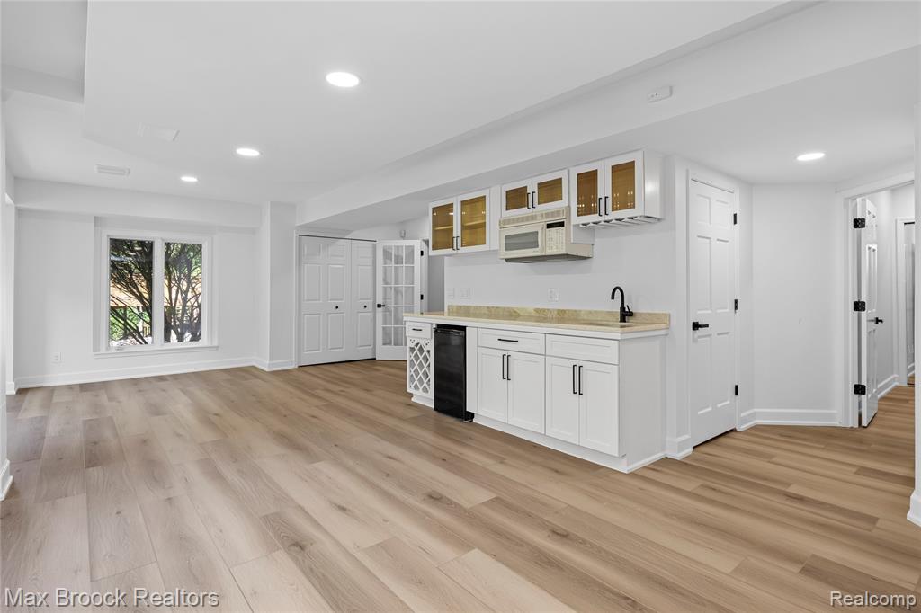 7219 Oakwood Drive, West Bloomfield, MI — Photo 39