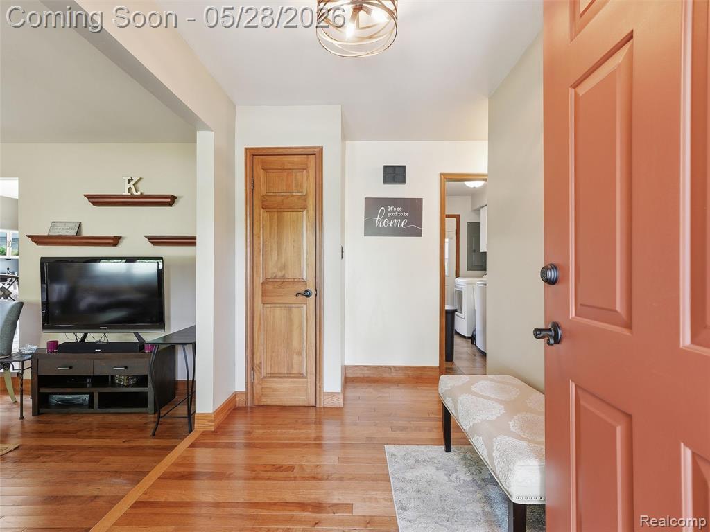 21156 Robinson Street, Farmington, MI 48336 — Photo 2