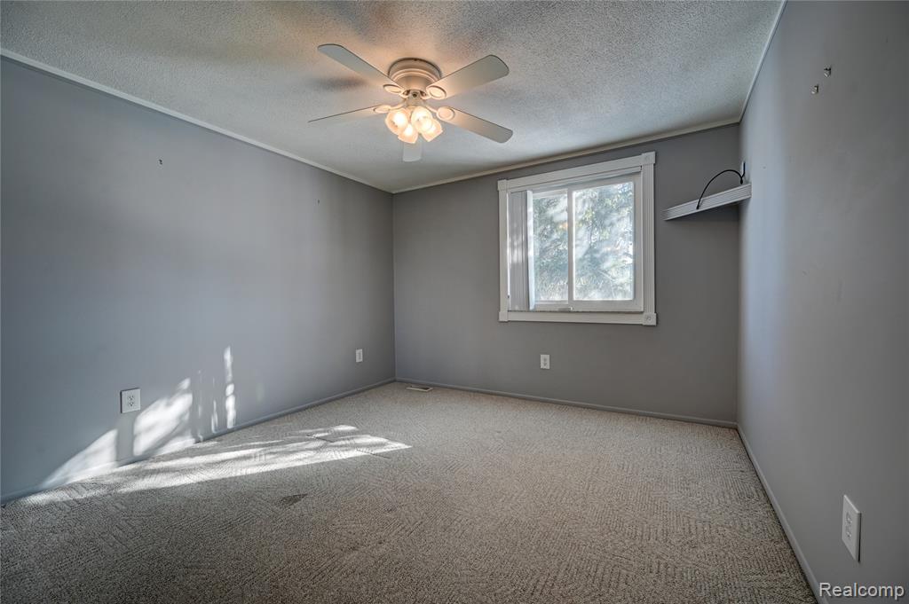43047 Avon Court, Sterling Heights, MI 48313 — Photo 24