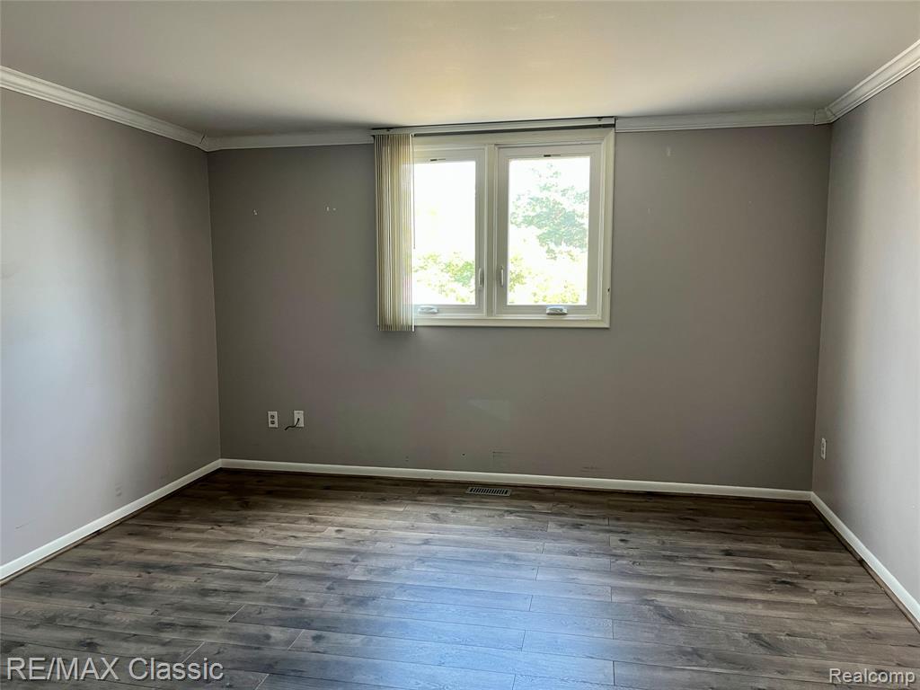 7663 Danbury Circle, West Bloomfield, MI — Photo 23
