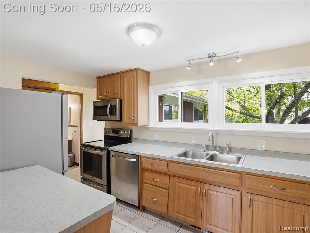 8645 Fieldcrest Drive, Brighton, MI 48116 — Photo 11