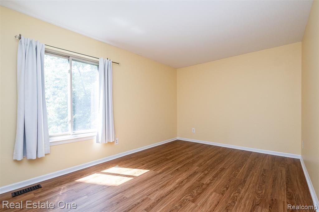 4079 Cumberland Court, Commerce Twp, MI 48390 — Photo 38