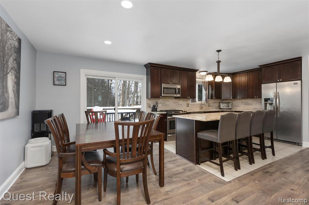9580 Chaumont Drive, Commerce Twp, MI 48382 — Photo 4